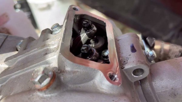 Регулировка клапанов Progasi Gaudi 300 (ZS CBS300 174MN-3)