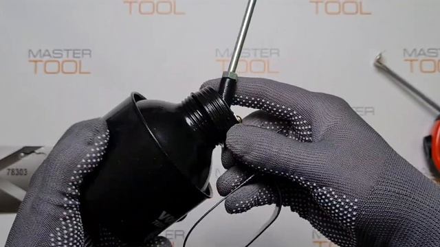 Масленка с твердым шлангом наконечником VOREL 300 мл., 78303