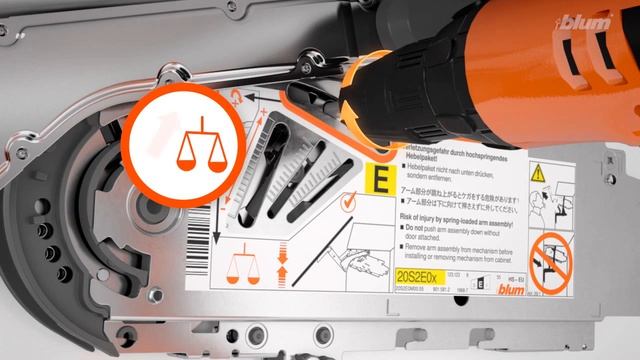 Монтаж и настройка подъемного механизма AVENTOS HS смотреть онлайн