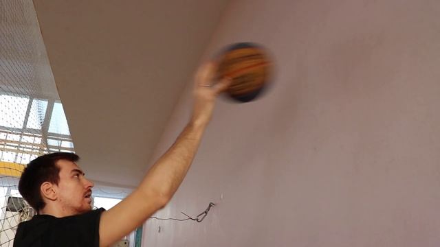 Баскетбол (тренировка на чувство мяча)