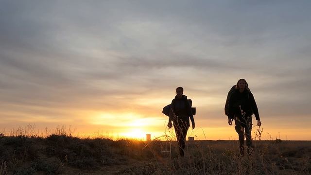 #9✔Убегаем от охраны космодрома Байконур. Поход к Буранам 2021?? Девчонки L&S на Байконуре. смотреть онлайн