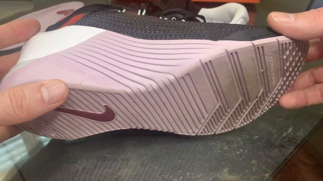 Quick Look - Nike Metcon 5 - U Complete Me / Valentine's Day (Black/Pistachio Frost/White/Noble Red смотреть онлайн