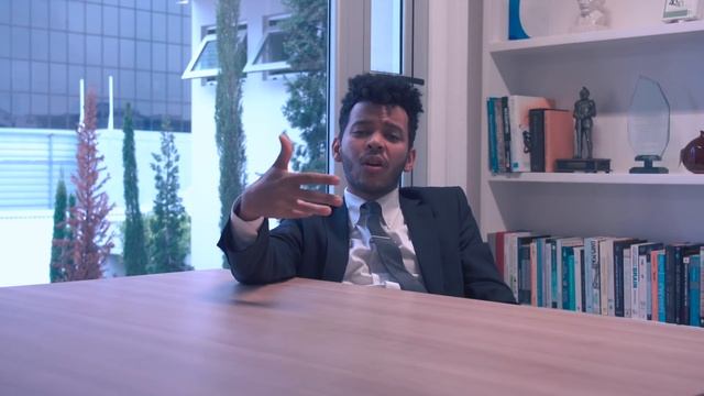 Too Big to Fail: Bailouts explained смотреть онлайн