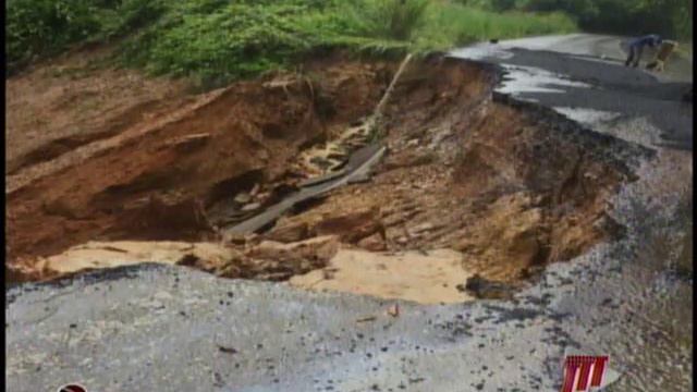 Caution Urged After Landslip Near Maracas Bay смотреть онлайн