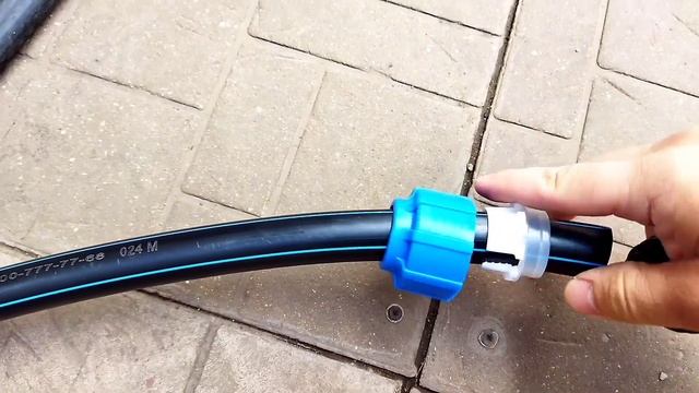 Фитинги для полива. Подключаем растягивающийся шланг с быстро съёмным соединением! смотреть онлайн