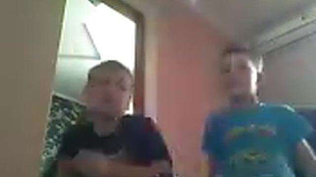 Челенж поставь бутылку на пол смотреть онлайн