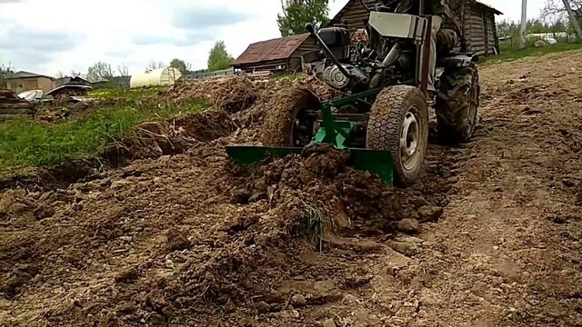 Работа минитрактора с отвалом смотреть онлайн