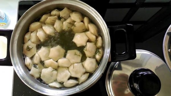 Как вкусно варить и есть пельмени (How to cook tasty dumplings/pelmeni)