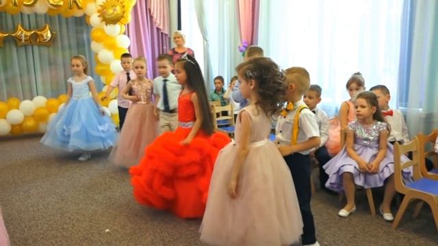 Танец на выпускной. Старшая группа детсада № 160 г. Одесса 2019. смотреть онлайн
