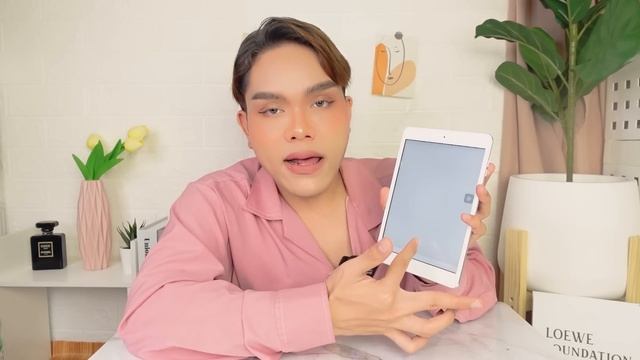 แกะกล่อง iPad ราคา 2,000 บาท ใช้ได้จริงหรือโดนหลอก ? смотреть онлайн