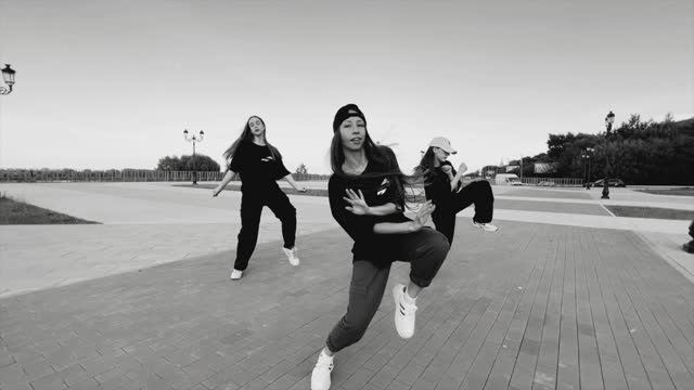 FOUNDER EFFECT DOMINO