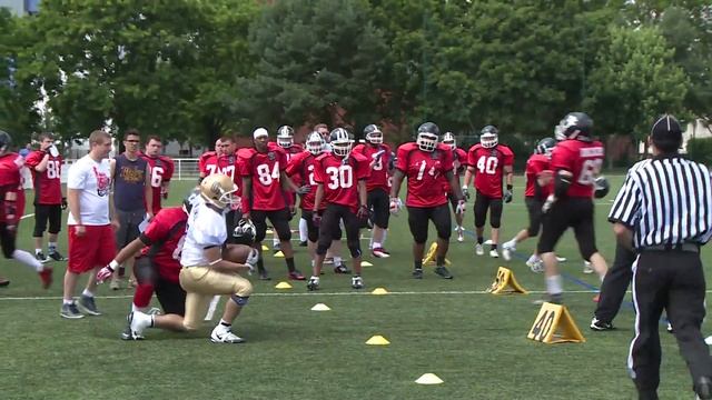 Foot US : les Dockers douchés смотреть онлайн