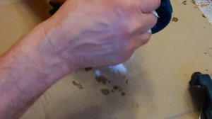 Как отремонтировать  сломанный корпус шуруповёрта?