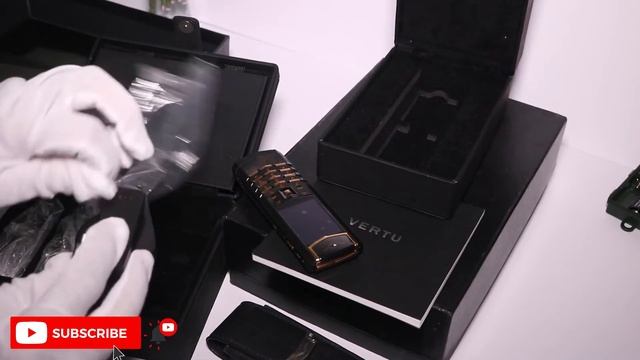 Unboxing $30,000 Vertu Signature Black & Gold Phone смотреть онлайн