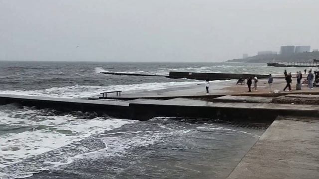 Одесса⚓Погода выходного дня)?? Все ждем волну))?? #уЧерногоМоря 771 Ноябрь 2023 смотреть онлайн