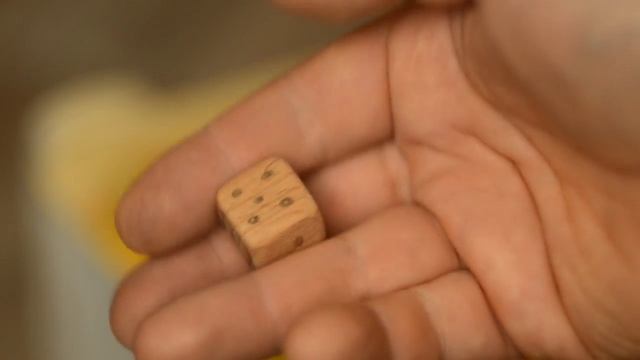 Игральный кубик из дерева своими руками за 10 минут смотреть онлайн