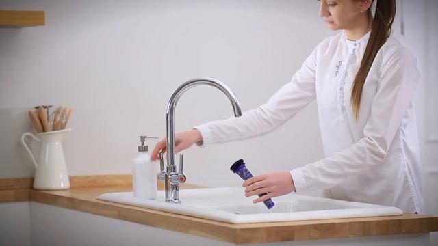 How to wash your Dyson V7™ cord-free vacuum's filter смотреть онлайн