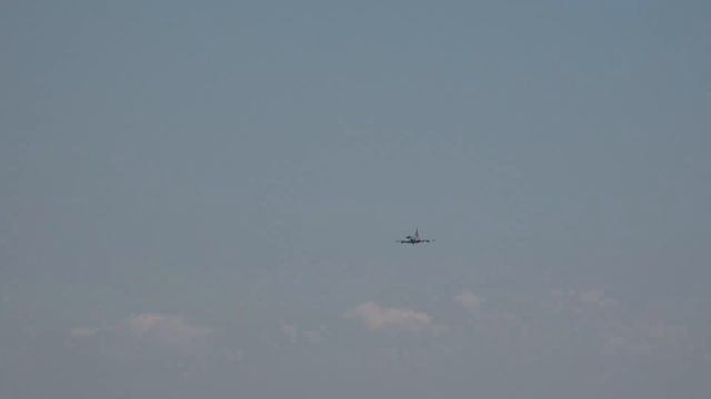 Saab JAS 39 Gripen of Sweden Air Force perform at Air Tattoo 2018 4K смотреть онлайн