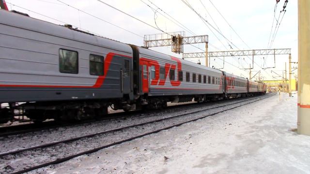 Электровоз ЭП2К-338 утренним морозным утром смотреть онлайн