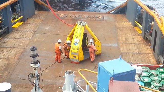 Offshore Transfer by Frog смотреть онлайн