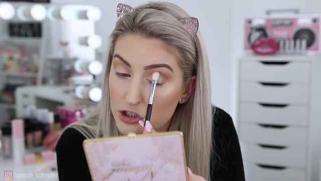 TOO FACED IT JUST COMES NATURALLY | GOLD CUT CREASE TUTORIAL | HANNAH SCHRODER смотреть онлайн