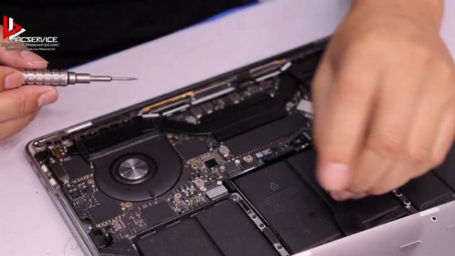 Macbook Pro 13"2018 A1989 เครื่องโดนน้ำเปิดไม่ติด เมนบอร์ดช็อต แจ้งราคาก่อนซ่อม смотреть онлайн