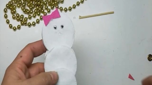 Новогодние снеговики из картона своими руками. Новогодние поделки. Поделки на новый год / DIY. смотреть онлайн