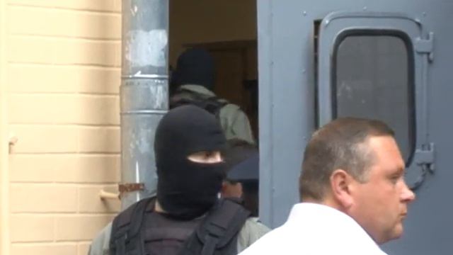 Луценко доставили в суд смотреть онлайн