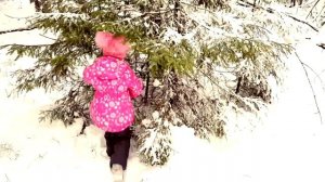 Марьяна отправляется в лес за новогодней елкой