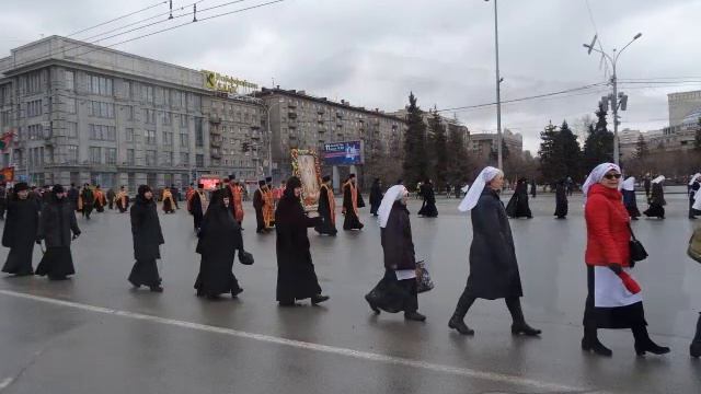 Под напев молитв пасхальных. Крестный ход на Пасху. Новосибирск. 8. 04. 2018. смотреть онлайн