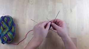 Шапка с отверстиями для ушек. Мастер класс. Шапка для игрушки спицами.