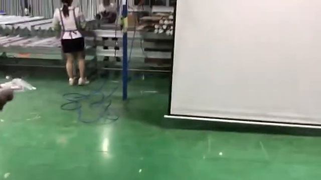 Моторизированны экран Telon с радиопультом