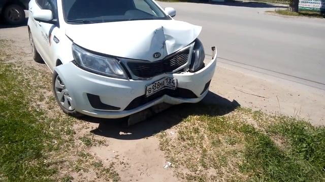 Разбитая машина МФЦ смотреть онлайн