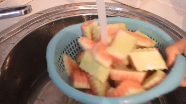 Арбуз квашеный! Азербайджанская кухня! /Qarpız Turşusu/ Туршу из Арбузной Корки!