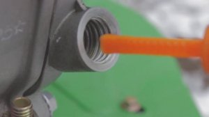 Проверка уровня масла в двигателе Мотоблок ВАРЯГ МБ-701