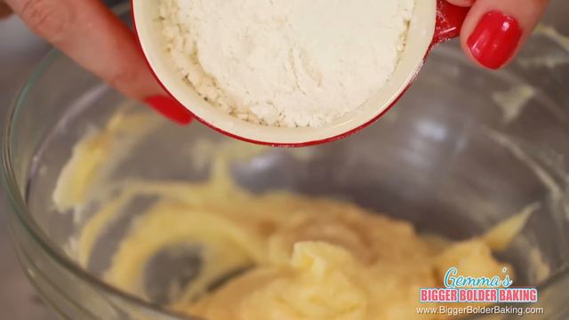 GIANT Single-Serving Cookies (Chocolate Chip, Sugar Cookie & 2x Chocolate) - Bigger Bolder Baking 8 смотреть онлайн