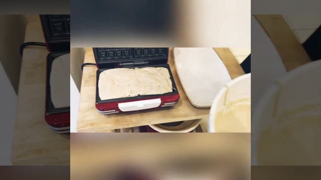 ARIETE PARTY TIME WAFFLE MAKER,