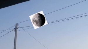 луна падает на землю