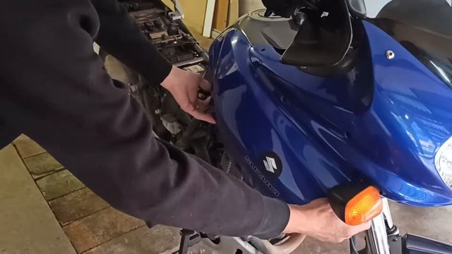 Suzuki freewind 650 ,fairing disassembly (demontáž kapotáže) смотреть онлайн