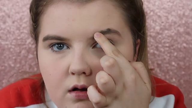 NO BRUSH MAKEUP CHALLENGE! смотреть онлайн