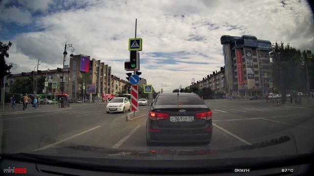 ДОСКА ПОЗОРА:Toyota LAND CRUISER 200 А959ВР186 выезд за стоплинию перекрёсток Мельникайте-Республик смотреть онлайн