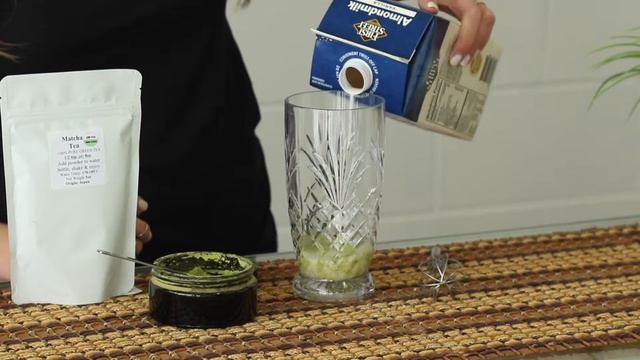 HOW TO MAKE A MATCHA Green Tea Latte in 66 seconds смотреть онлайн