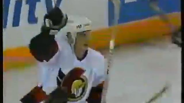 Alexei Yashin scores two goals vs Stars in his rookie season (21 oct 1993) смотреть онлайн