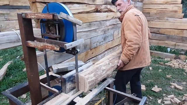 Огромный ДОМ из ДУБА своими руками. Жильё за 20 миллионов рублей в деревне. смотреть онлайн