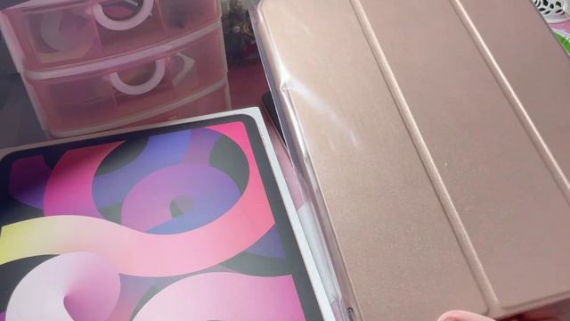 iPad Air 4 unboxing | rose gold / pink + accessories ?⌨️? смотреть онлайн