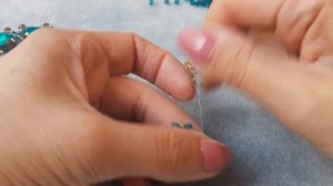 Браслет из бусин со стразами. Очень легкий мастер-класс.