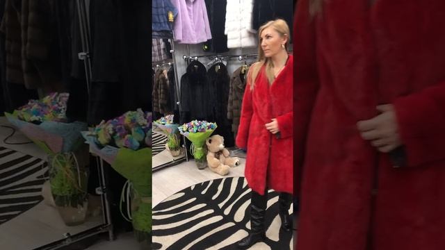 Норковое пальто красного цвета без воротника смотреть онлайн