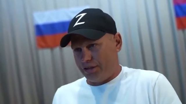 А вы знали, что за 3 дня до освобождения Волчанска, там торжественно вручали российские паспорта?)) смотреть онлайн