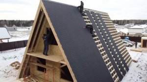 Монтаж кровли на А-фрейм в Косулино.  Профнастил С-21, серый графит