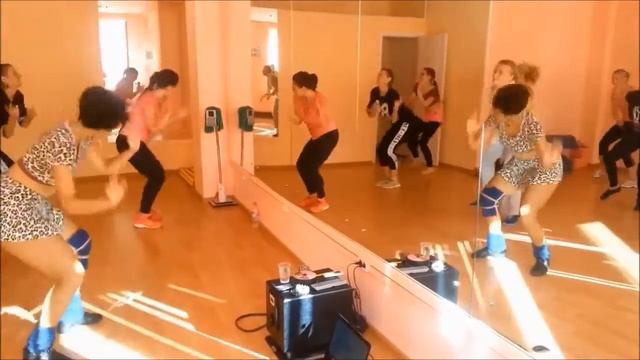Зажигательная БРАЗИЛЬСКАЯ ЗУМБА МК от Marcia Mandava VIP DANCE studio 720x540 смотреть онлайн